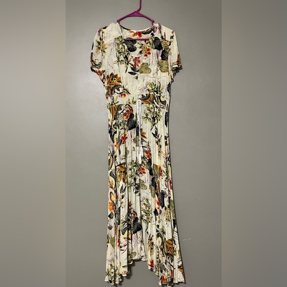 Beautiful vneck dress with adjustable buttons! Never worn. - Picture 1 of 3